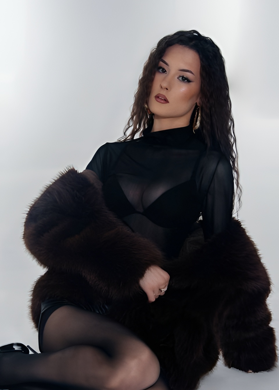 Юля привлекательная девушка из Анжеро-судженска цена от 6000 руб